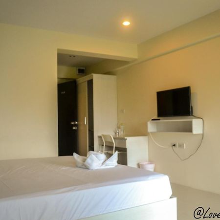 Sixty Star Love Place Hotel Бангкок Экстерьер фото